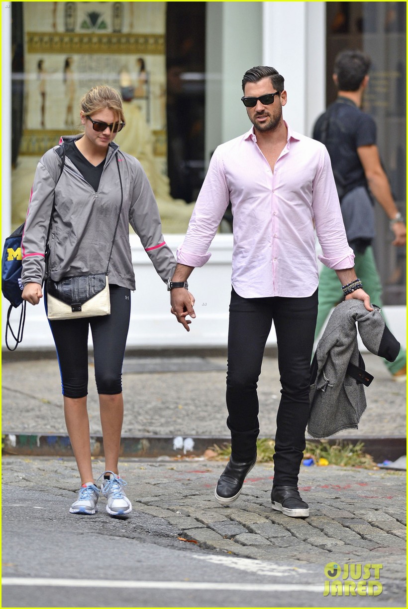 Kate Upton Holds Hands with DWTS' Maksim Chmerkovskiy! Photo 2963182