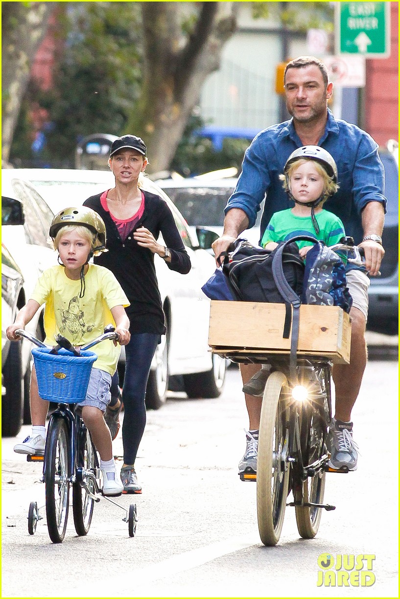 naomi watts family take on morning with early exercise 07