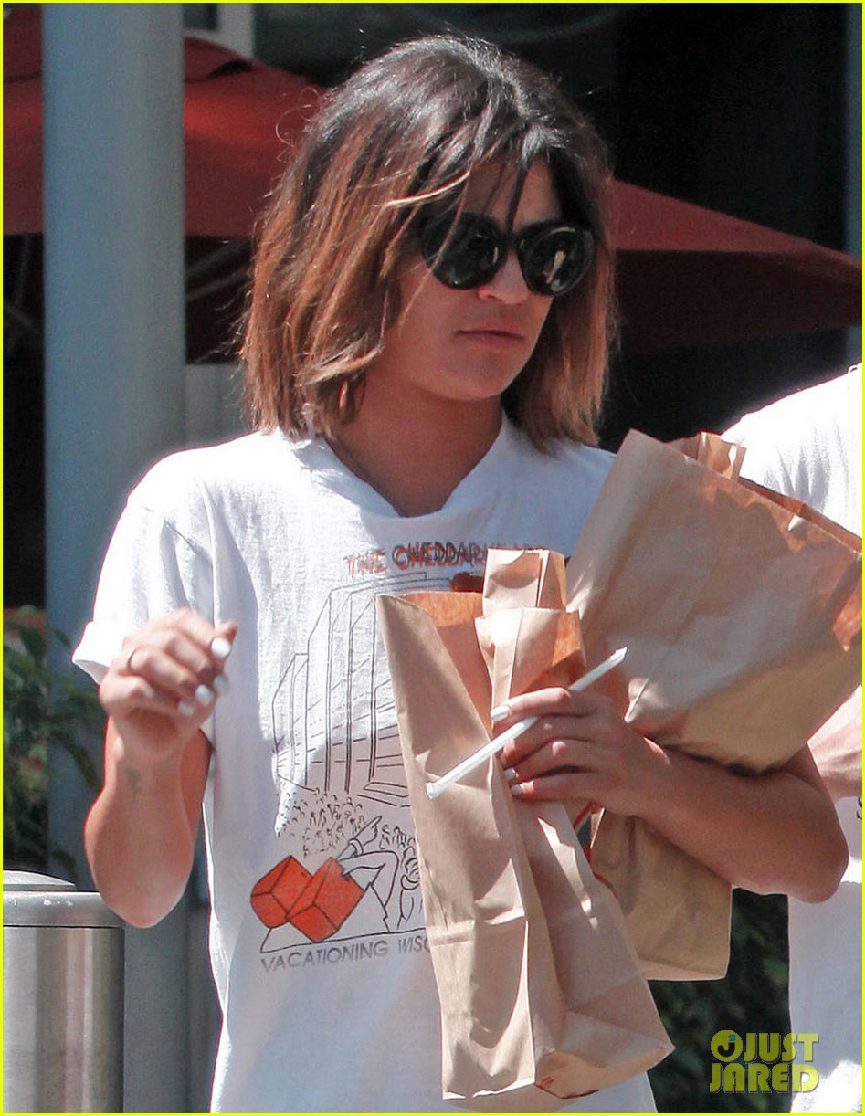 ed westwick jessica szohr grab lunch at jersey mikes 062941850