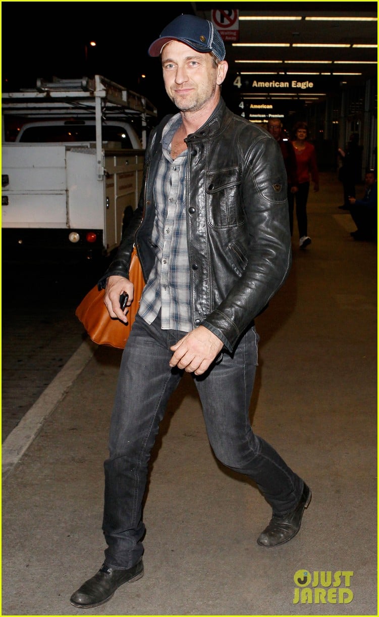 gerard butler is back in los angeles after trip to new york 012967694
