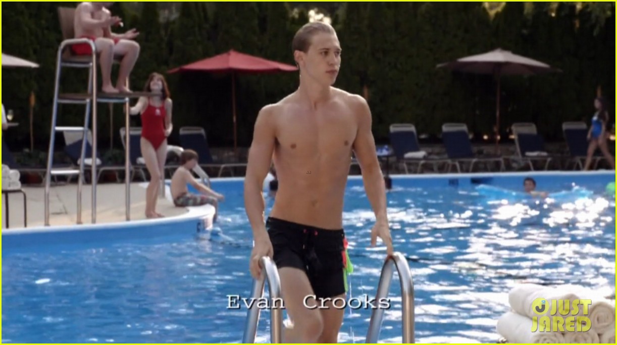 austin butler shirtless for carrie diaries premiere 06