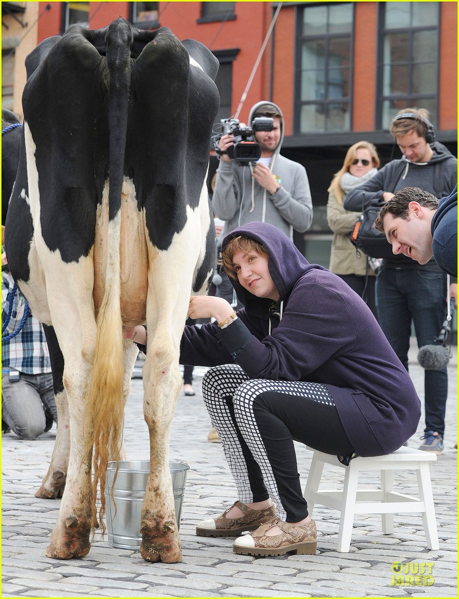 lena dunham milks a cow for billy on the street 03