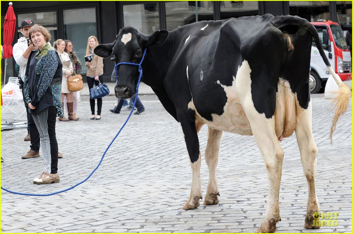 lena dunham milks a cow for billy on the street 112969150