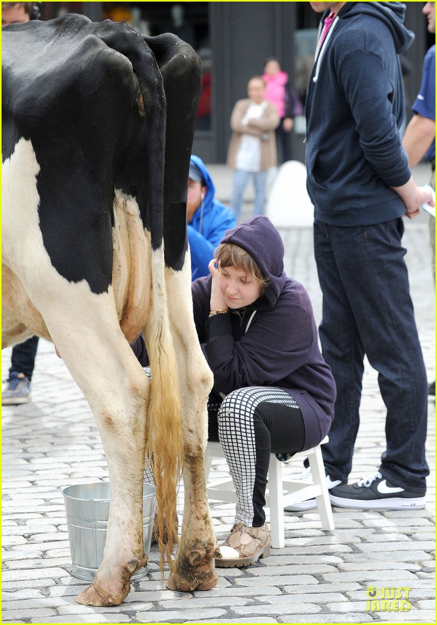 lena dunham milks a cow for billy on the street 15