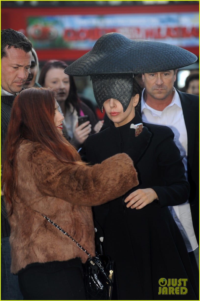 lady gaga steps out in london after puppy alice dies 052982864