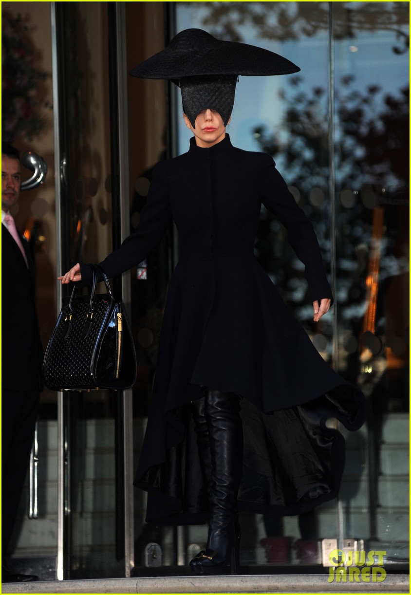 lady gaga steps out in london after puppy alice dies 122982871
