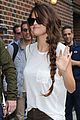 selena gomez arrives for late show appearance 04