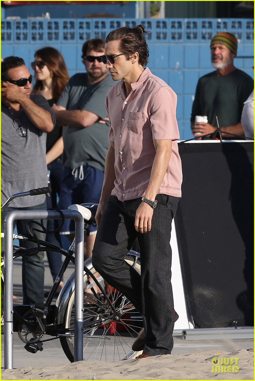 Jake Gyllenhaal Has a Gift for Cooking, Sis Maggie Raves! Photo