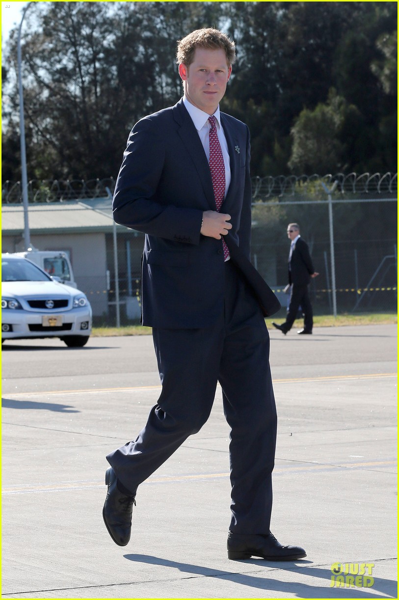 prince harry departs sydney airport for australian city perth 012966969