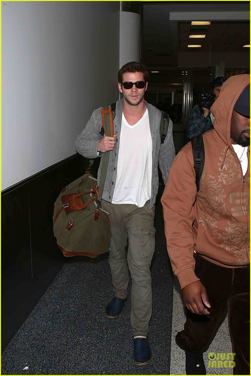 liam hemsworth knoxville charity premiere honoree 102982160