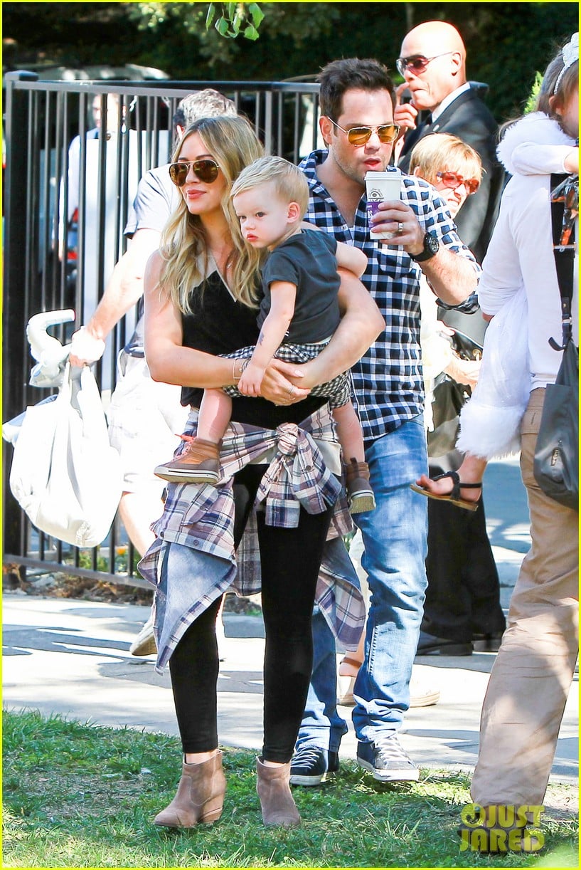 hilary duff mike comrie halloween party with luca 01