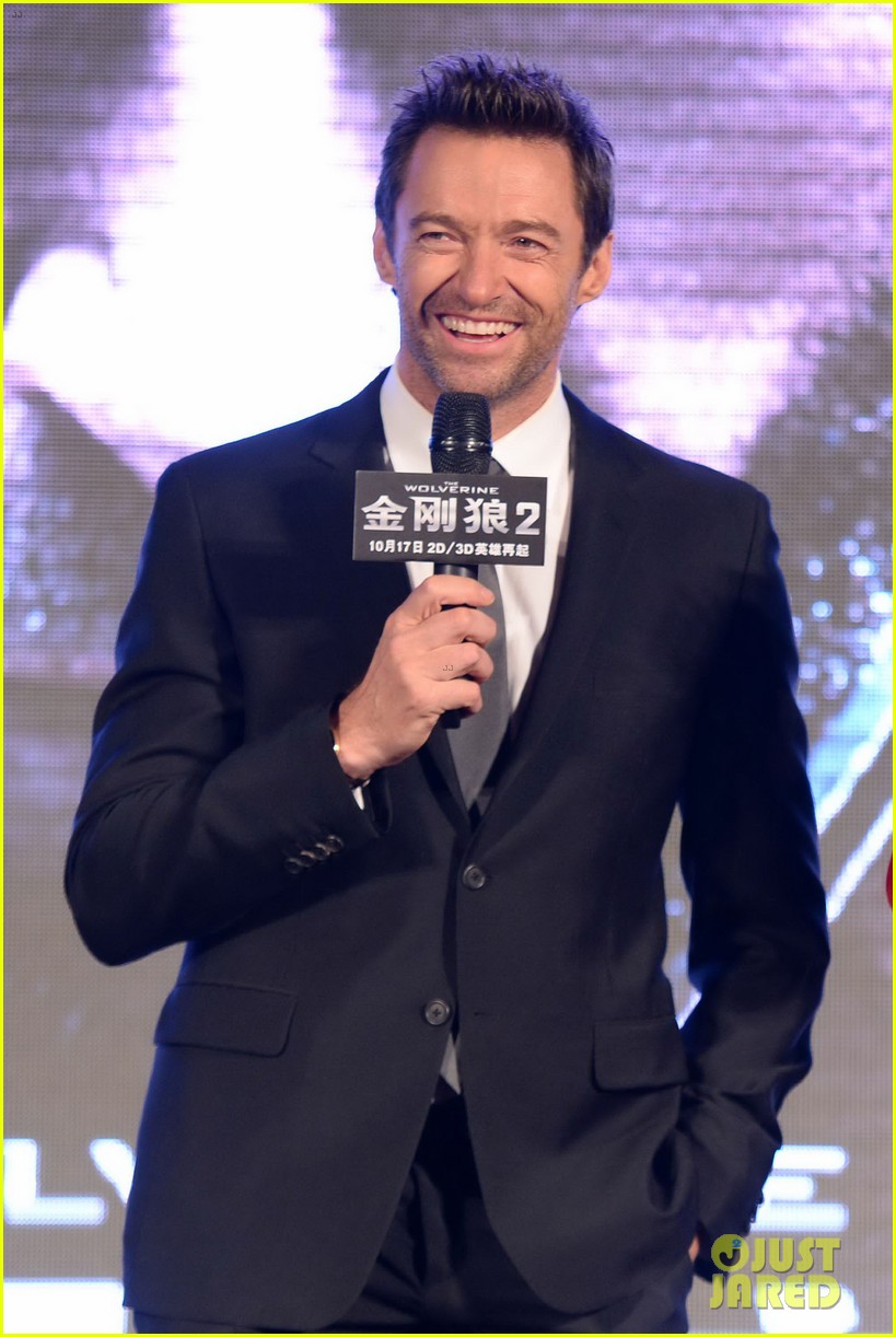 hugh jackman premieres the wolverine in china 02