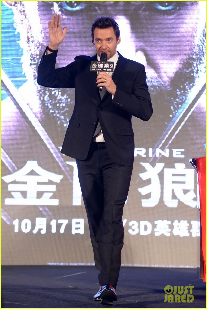 hugh jackman premieres the wolverine in china 03
