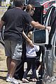angelina jolie shops in queensland with the twins 22
