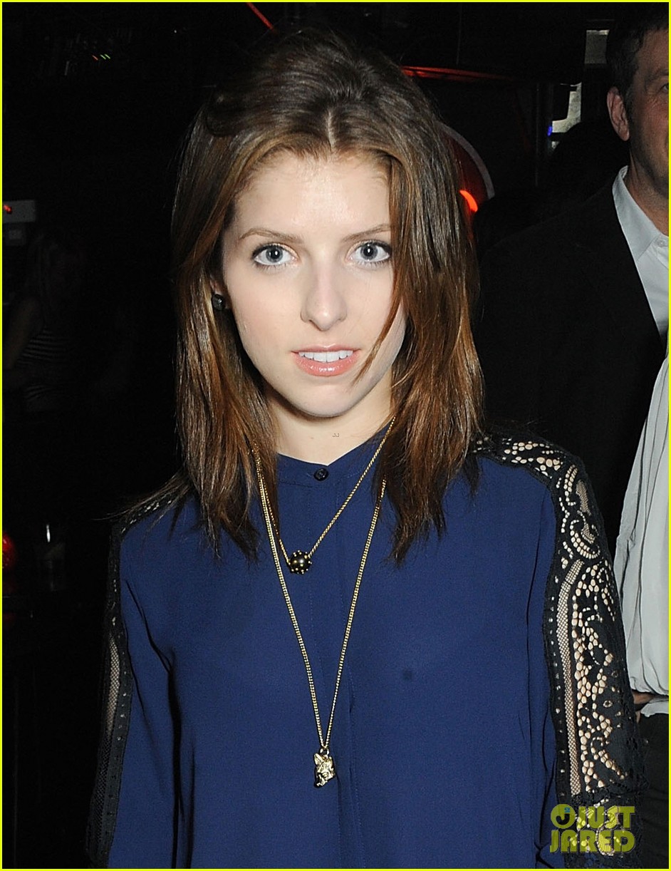 anna kendrick takes cinderella break for store opening 04
