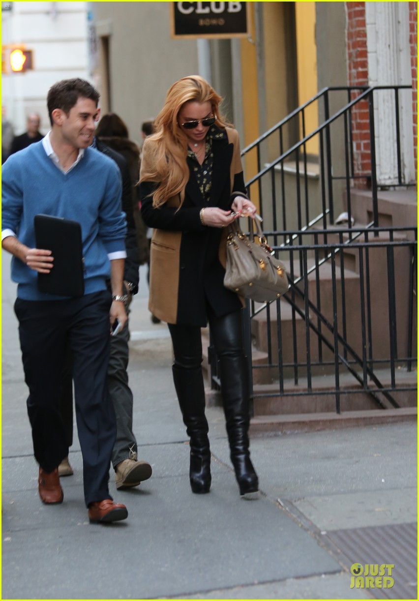 lindsay lohan nyc dinner with younger brother michael 08