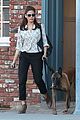 eva mendes does business with her dog 01