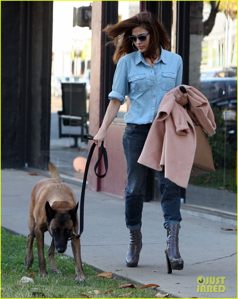 eva mendes its about fashion on the run 062973644