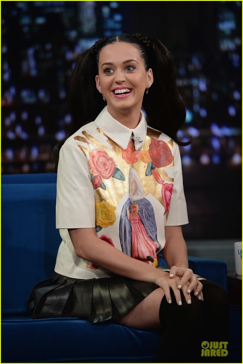 katy perry sticks out tongue for taboo on fallon 06