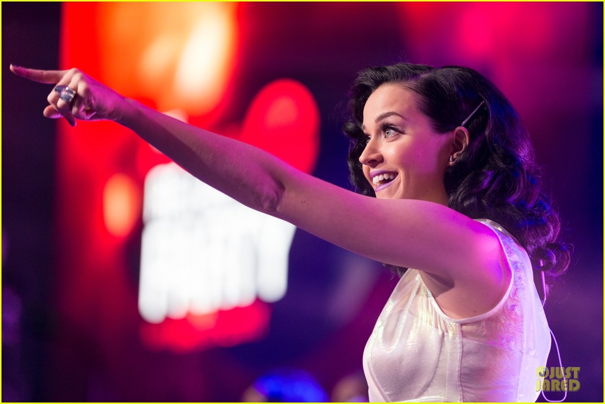 katy perry performs at iheartradio prism release party 17