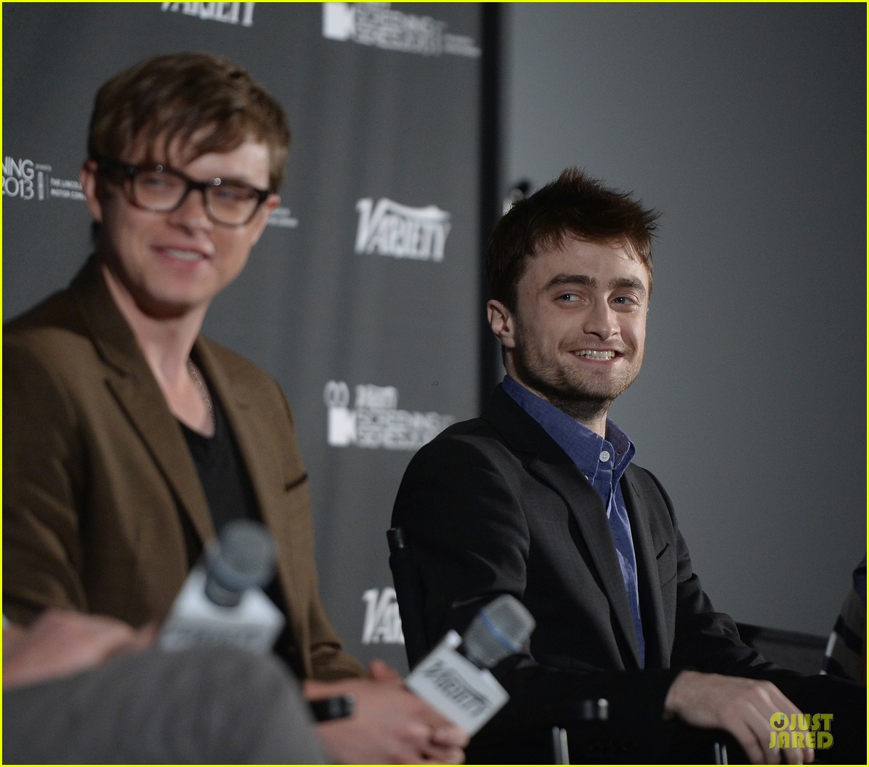 daniel radcliffe im comfortable with being naked 082967183