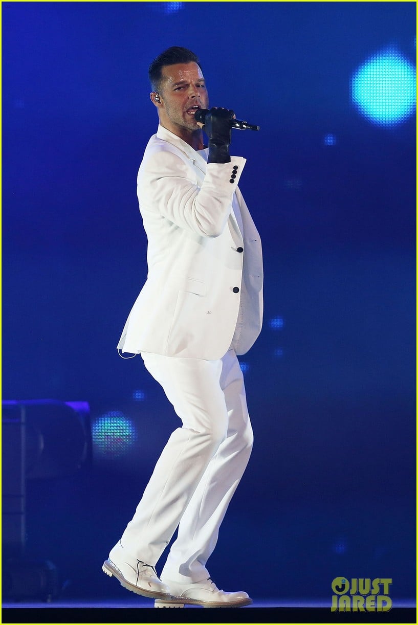 ricky martin hits the stage in australia 02