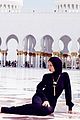 rihanna asked to leave abu dahbi mosque after photo shoot 01