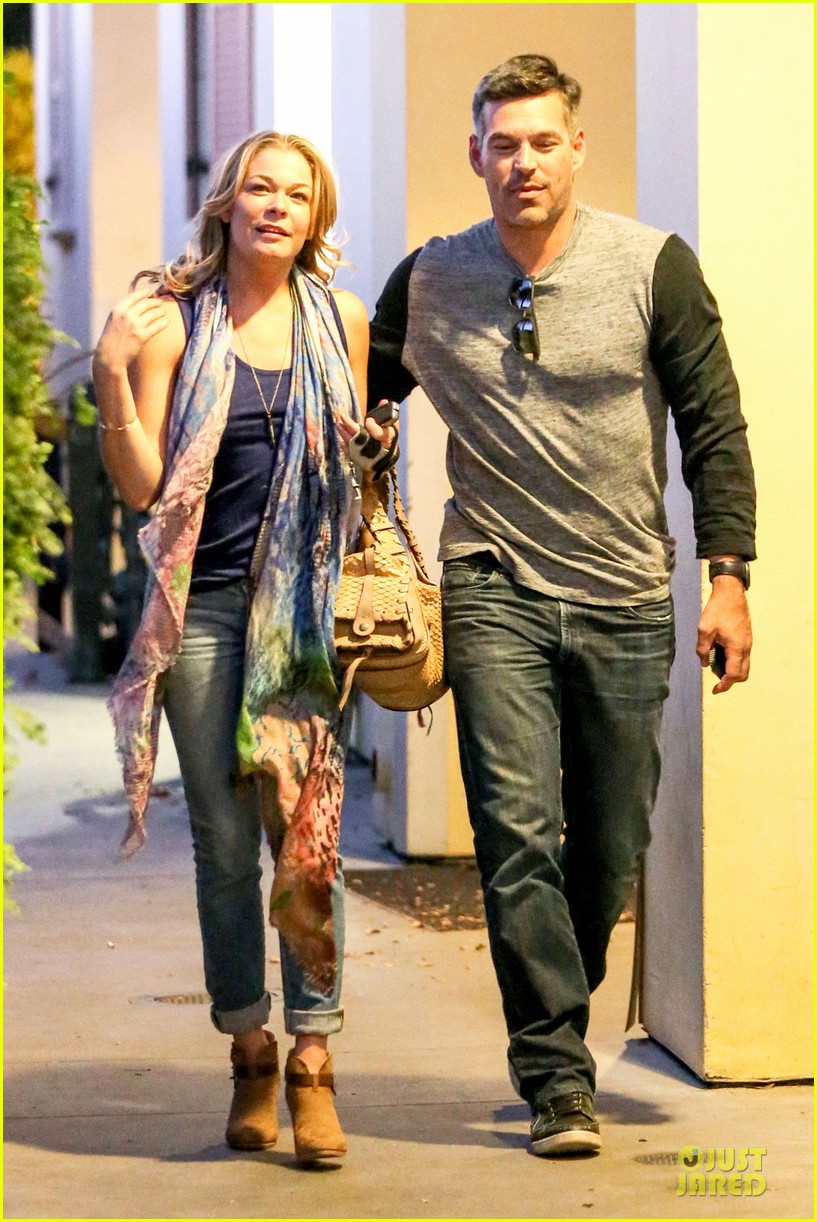 LeAnn Rimes Sushi Dinner Date with My Man Eddie Cibrian! Photo