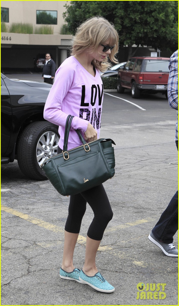 taylor swift katy perry kept lock of her hair in purse 072978434