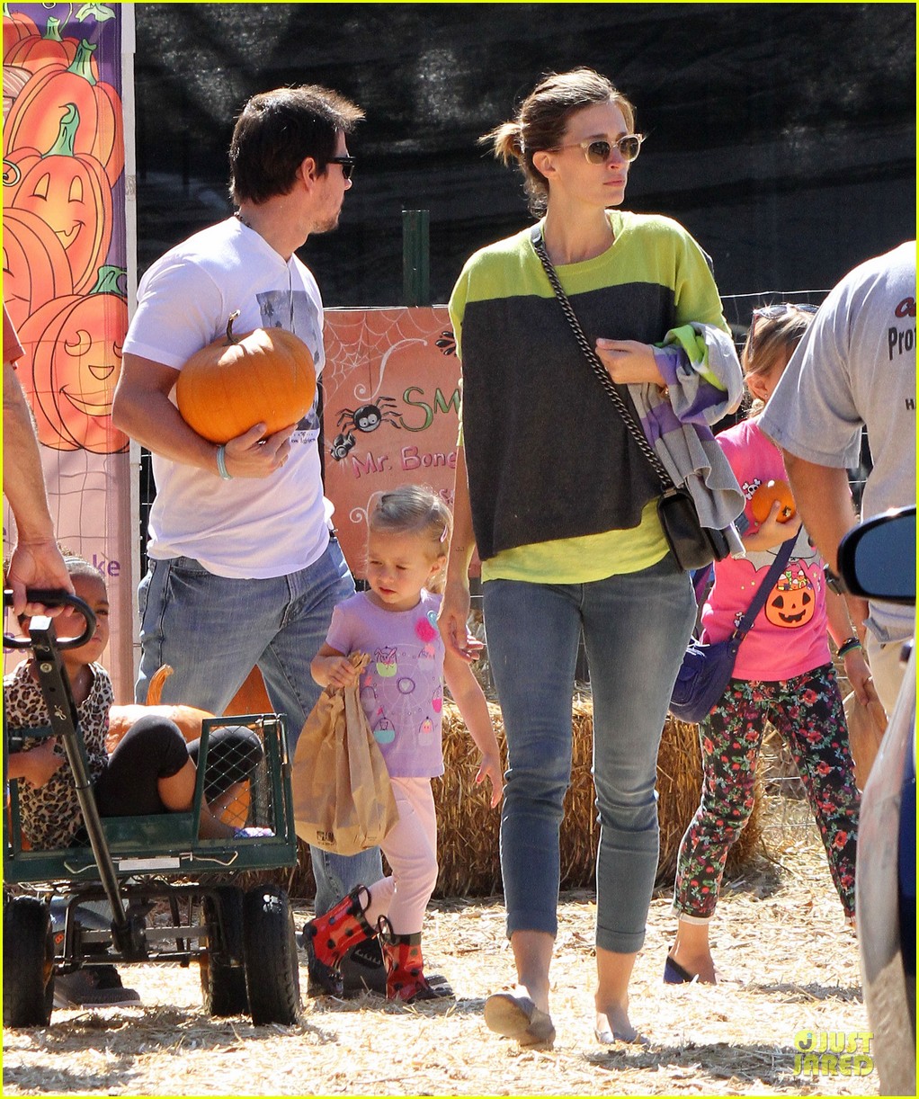 mark wahlberg mr bones pumpkin patch with family 252972243