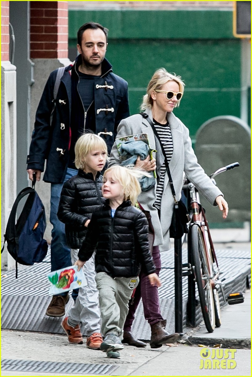 naomi watts bundles up for fall weather in new york city 132977636