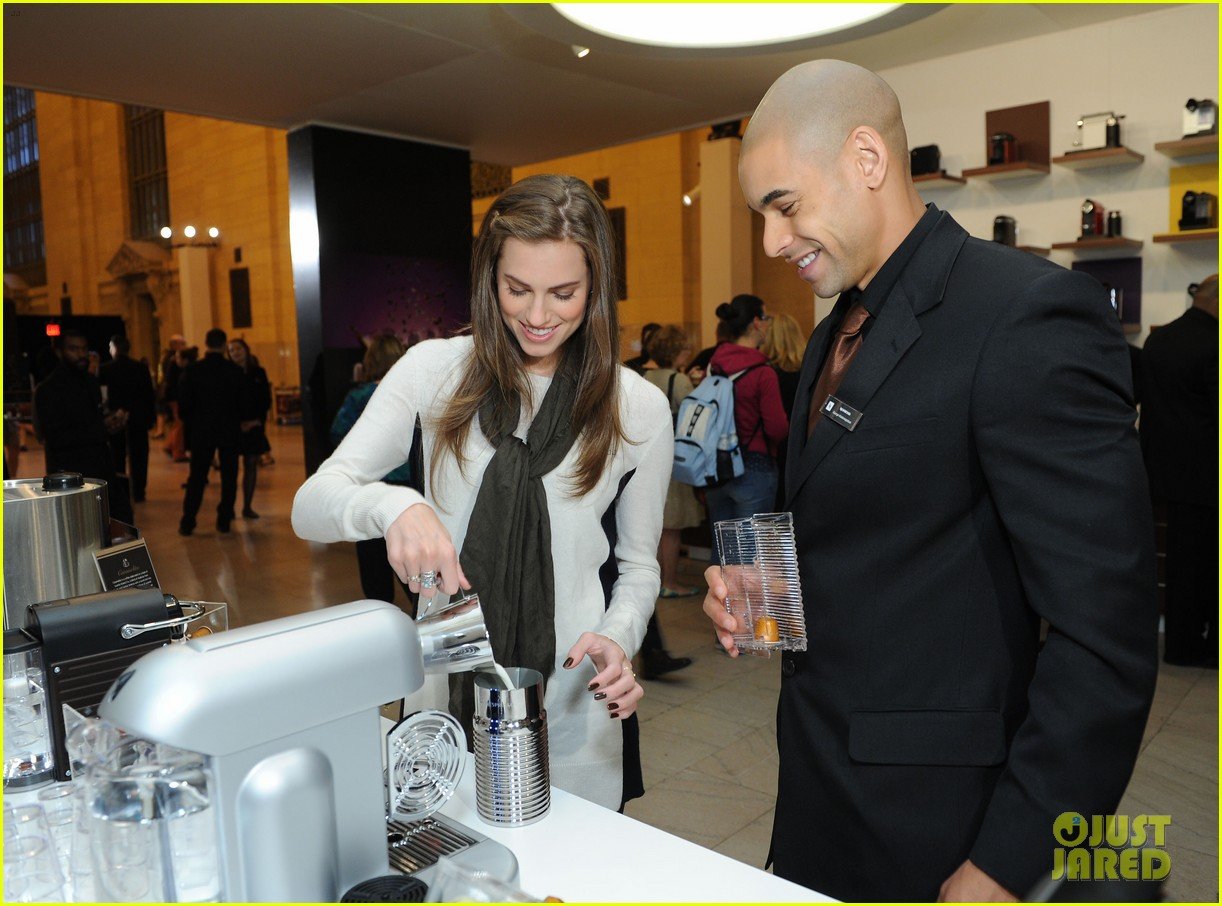 allison williams tries out nespresso in grand central terminal 04