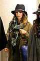 jessica alba flies home for the holiday 21