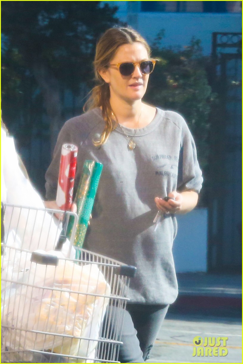 drew barrymore thanksgiving grocery shopping 023001977