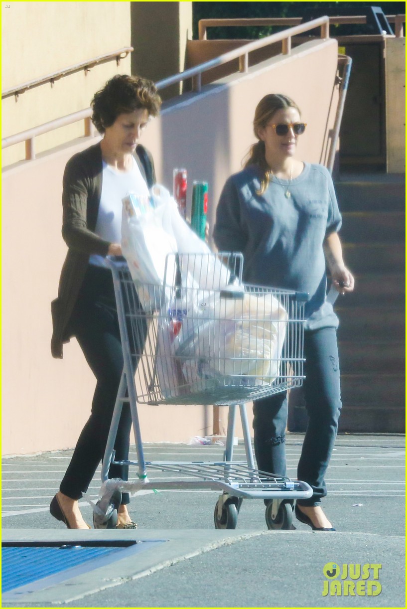 drew barrymore thanksgiving grocery shopping 133001988
