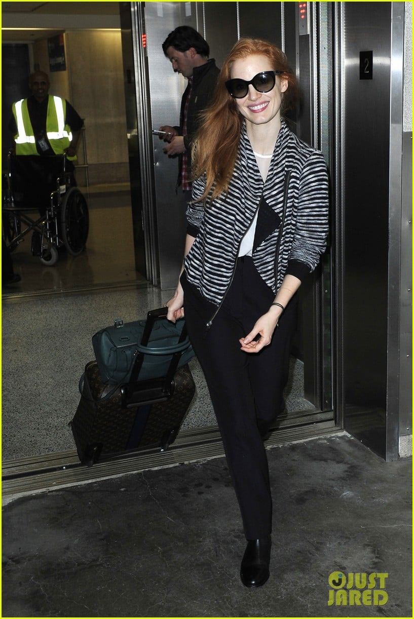 jessica chastain late night lax arrival 042985913