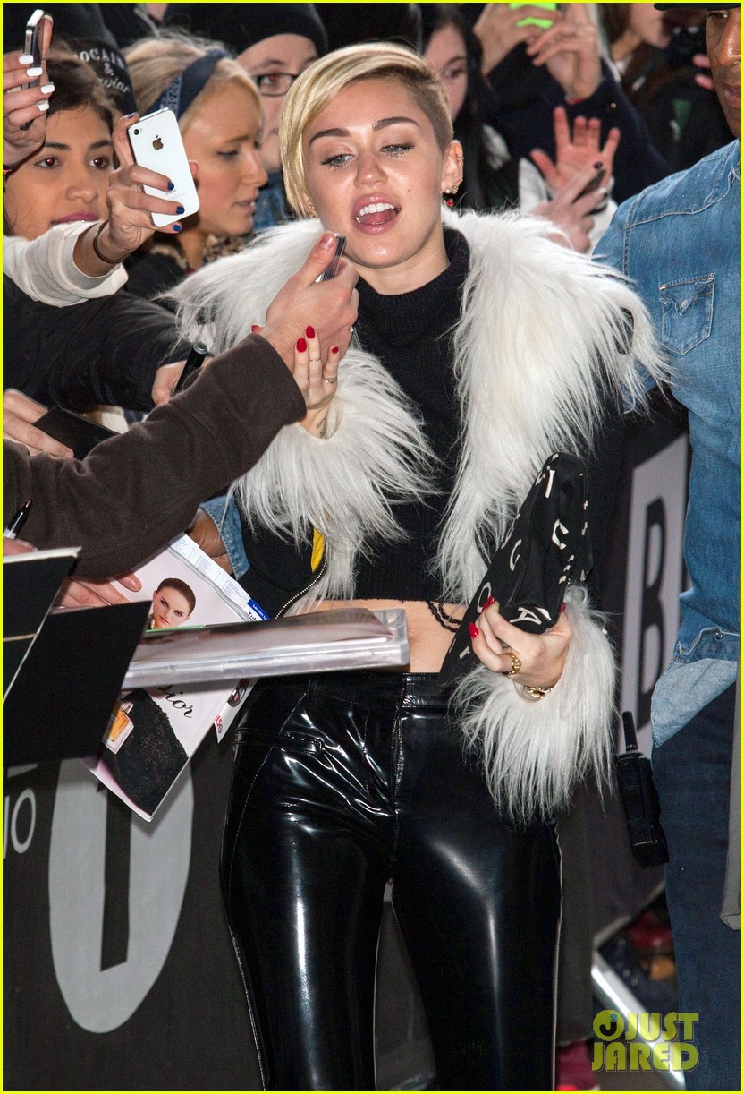 miley cyrus steps out after lighting blunt at mtv ema 2013 10