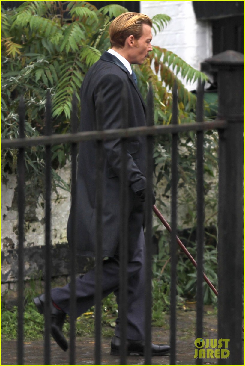 johnny depp begins filming mortdecai in london 072990238