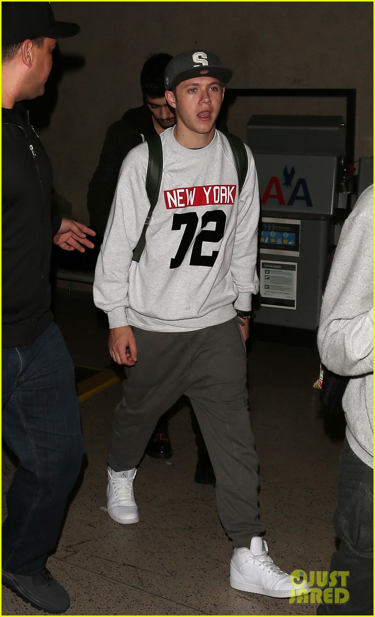one direction lax arrivial for midnight memories 03