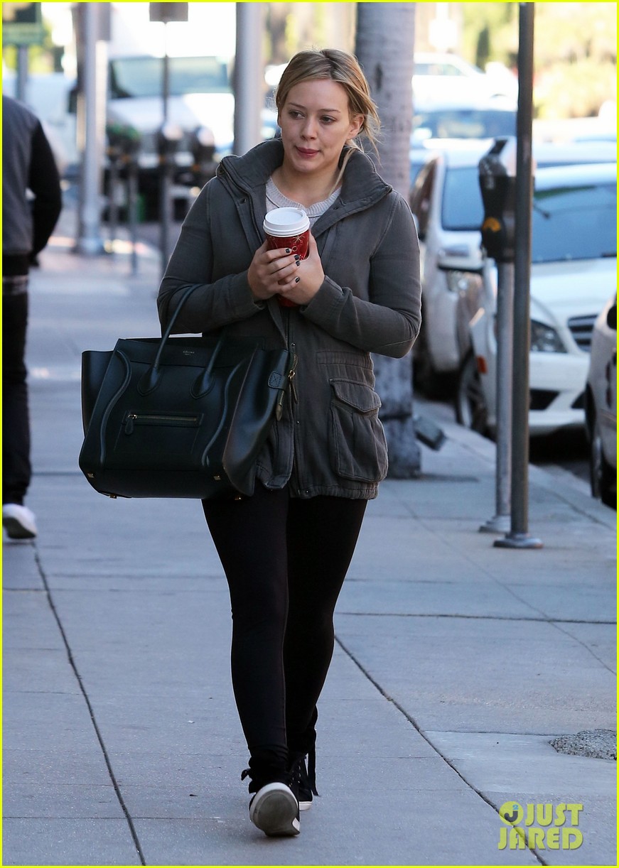 hilary duff asks fellow moms for sippy cup advice 033000641