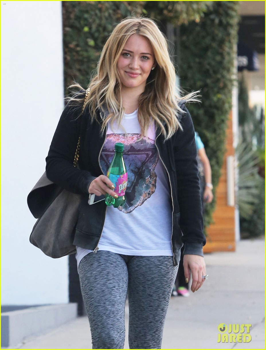 hilary duff mike comrie take luca to get his hair cut 04
