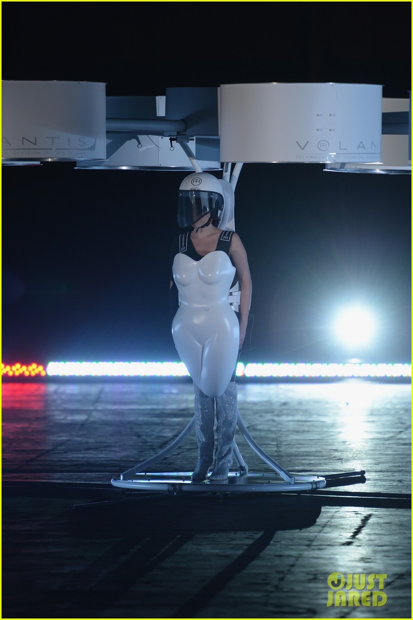 lady gaga debuts flying dress at artrage listening party 012990003