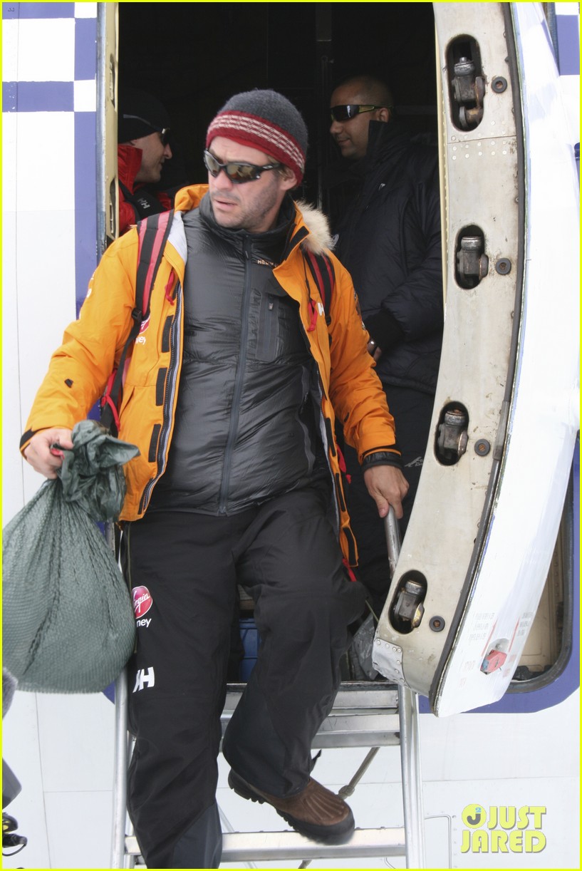 prince harry debuts beard for south pole trip 103000065