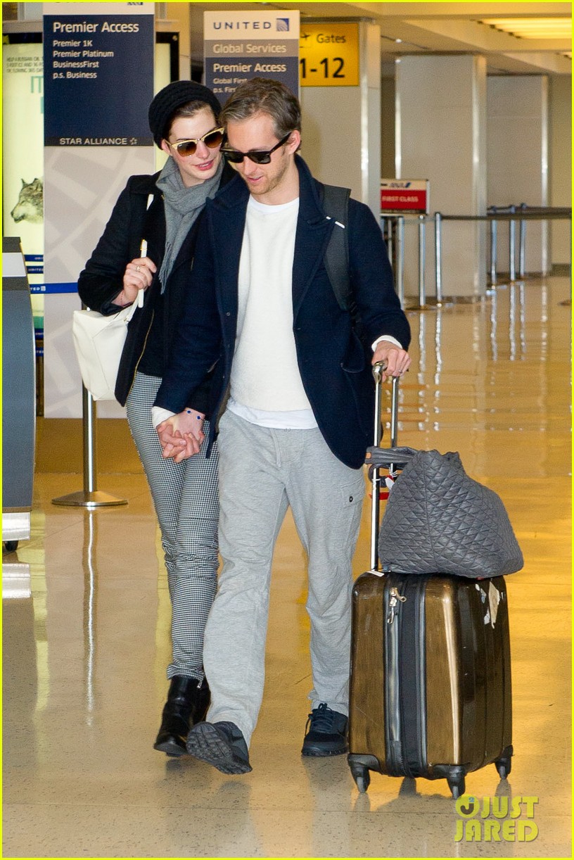 anne hathaway adam shulman back in nyc after time out west 052997344