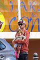 chris hemsworth pregnant elsa pataky spend time with india 05