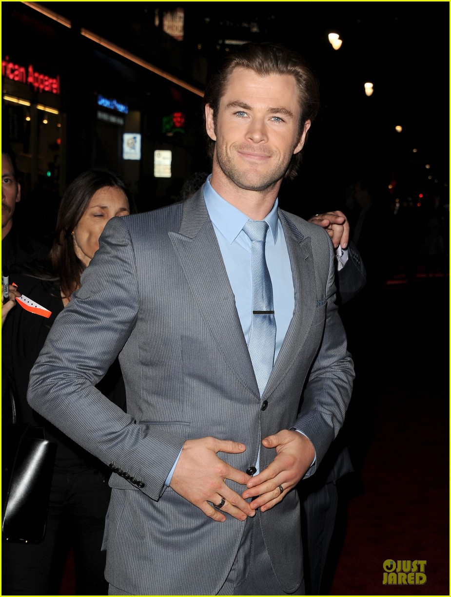 liam hemsworth supports bro chris at thor hollywood premiere 092986253