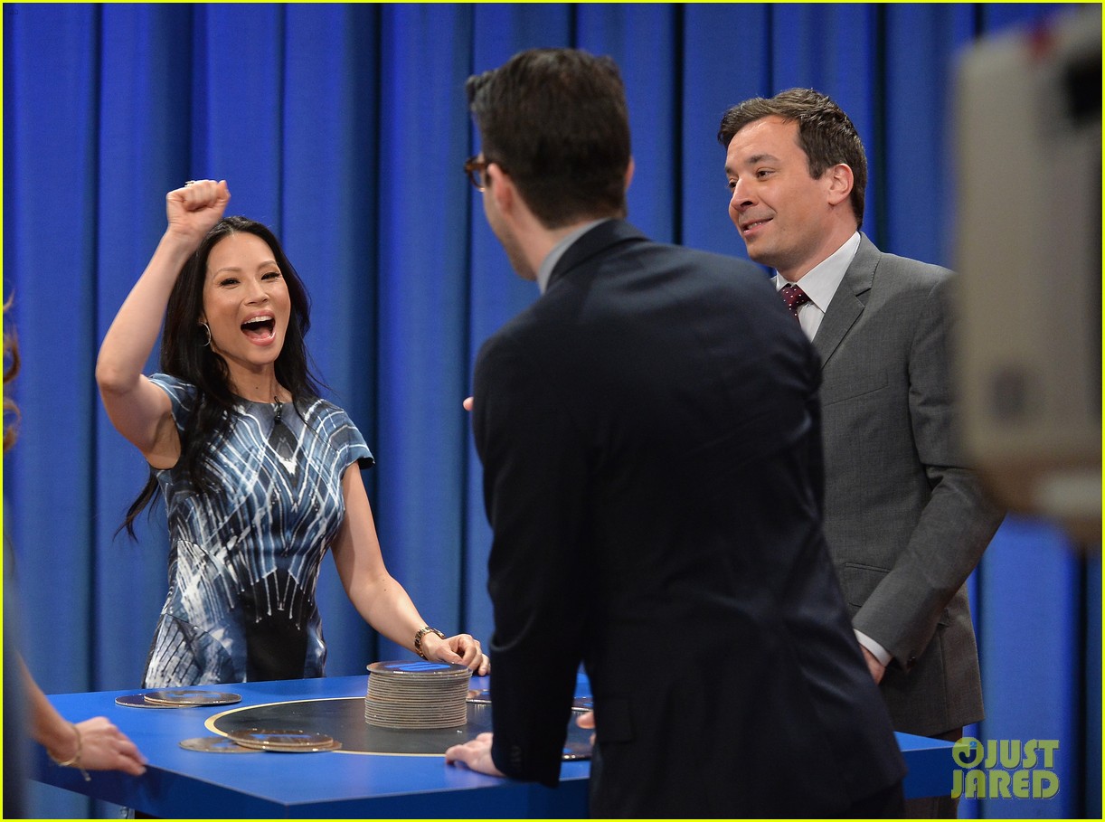 zachary quinto lucy liu play catchphrase on jimmy fallon 082986971