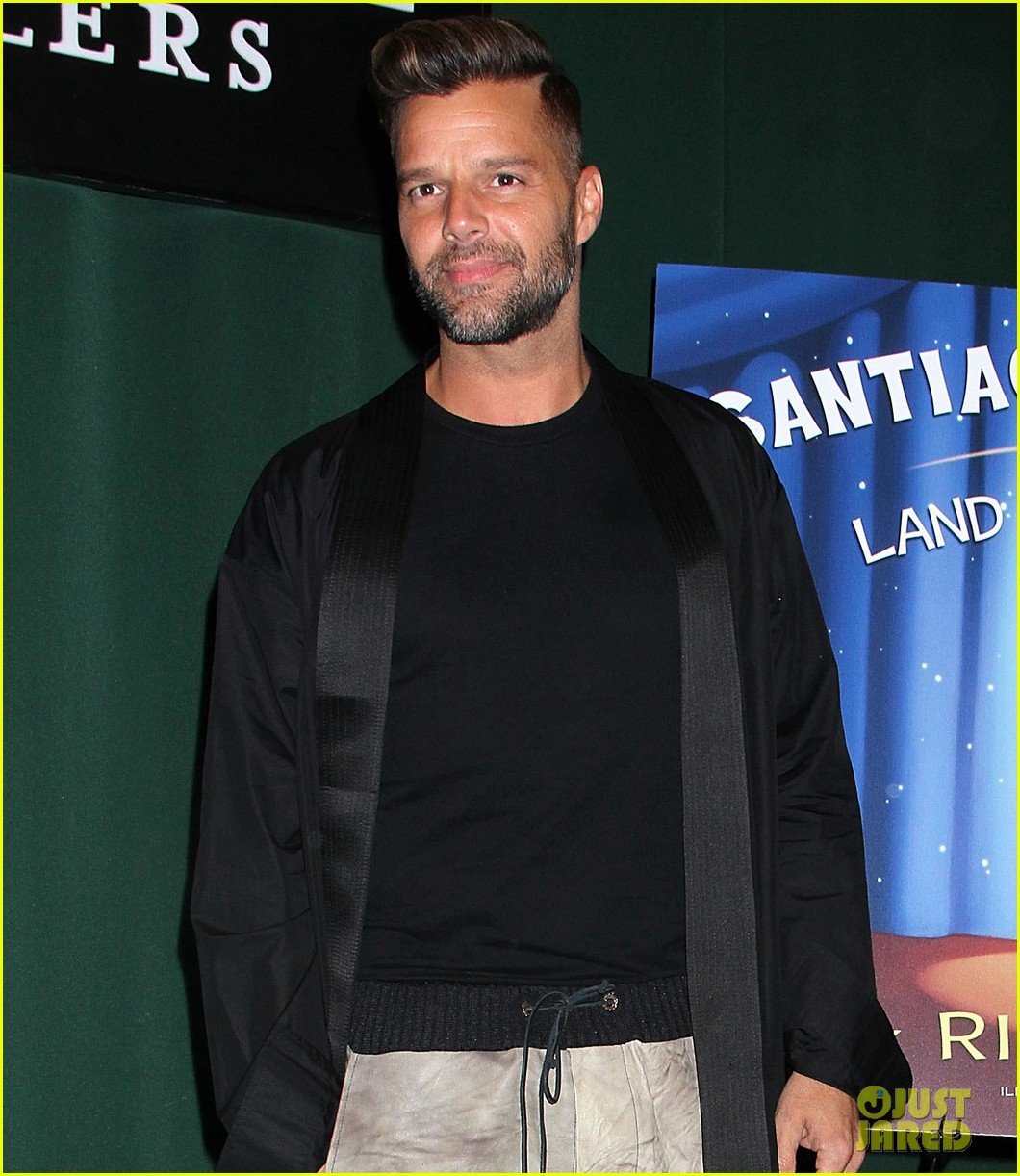 ricky martin santiago the dreamer book signing 09