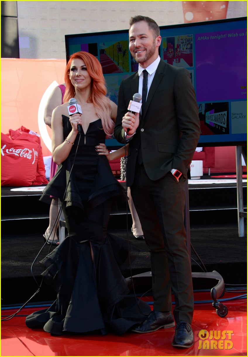 bonnie mckee two dresses for amas 2013 red carpet 032999529