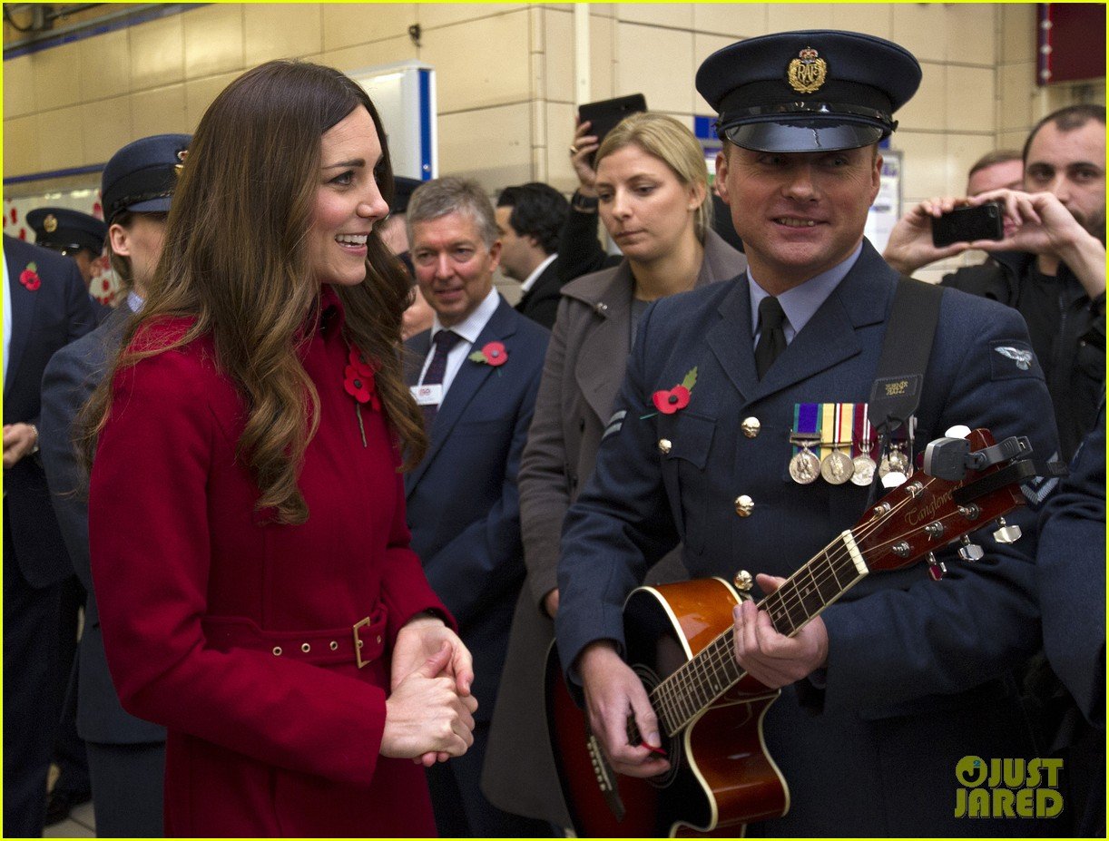 kate middleton prince william poppy day appeal 12